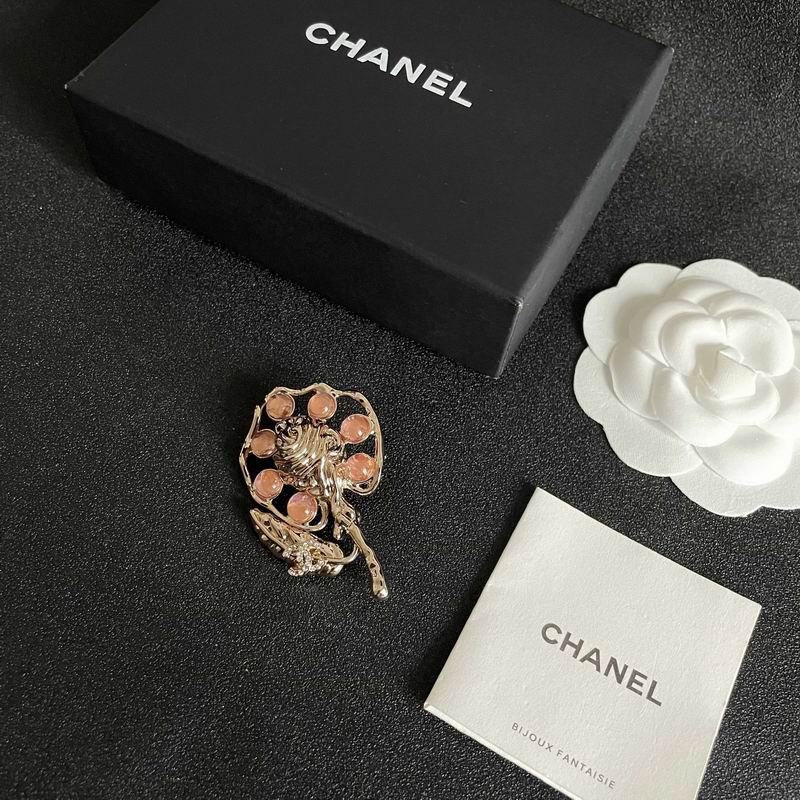 Chanel Brooch 04yxs120